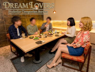 千代田区 秋葉原の楽蔵秋葉原駅前店での宴会で接客するコンパニオンとお客様