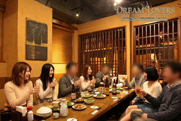 菊川市の村さ来菊川店でコンパニオンと宴会するお客様事例写真