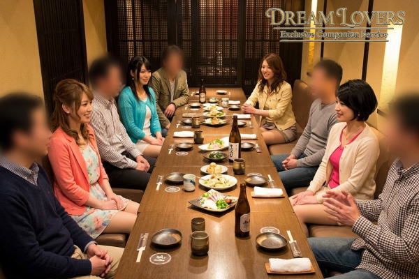 松戸市の時の居酒屋刻松戸店で接客する宴会コンパニオン達とお客様